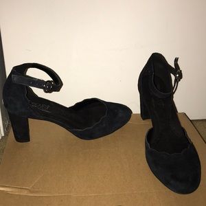 Aerosoles black heels